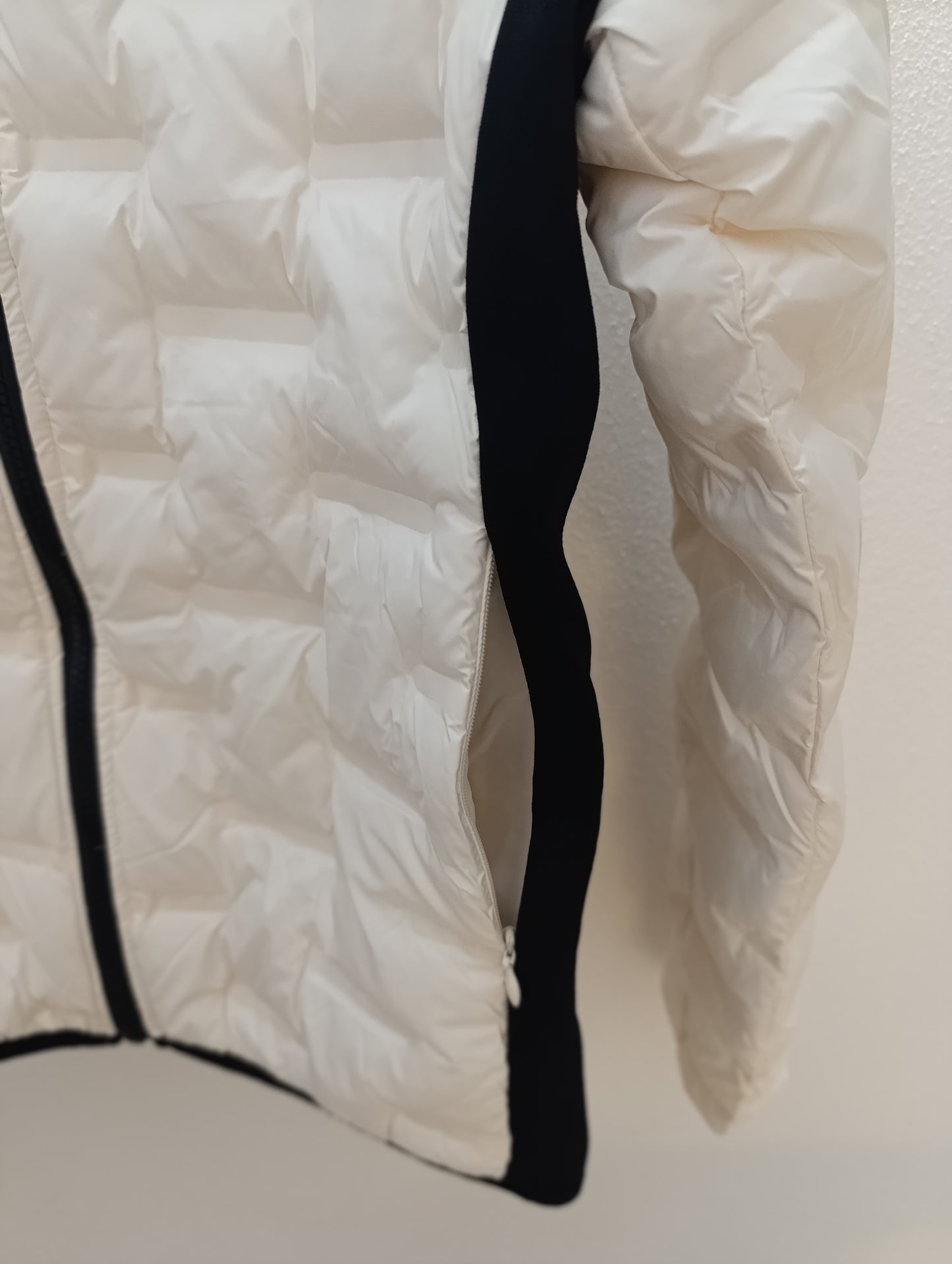 Piumino donna con cappuccio Athl impermeabile